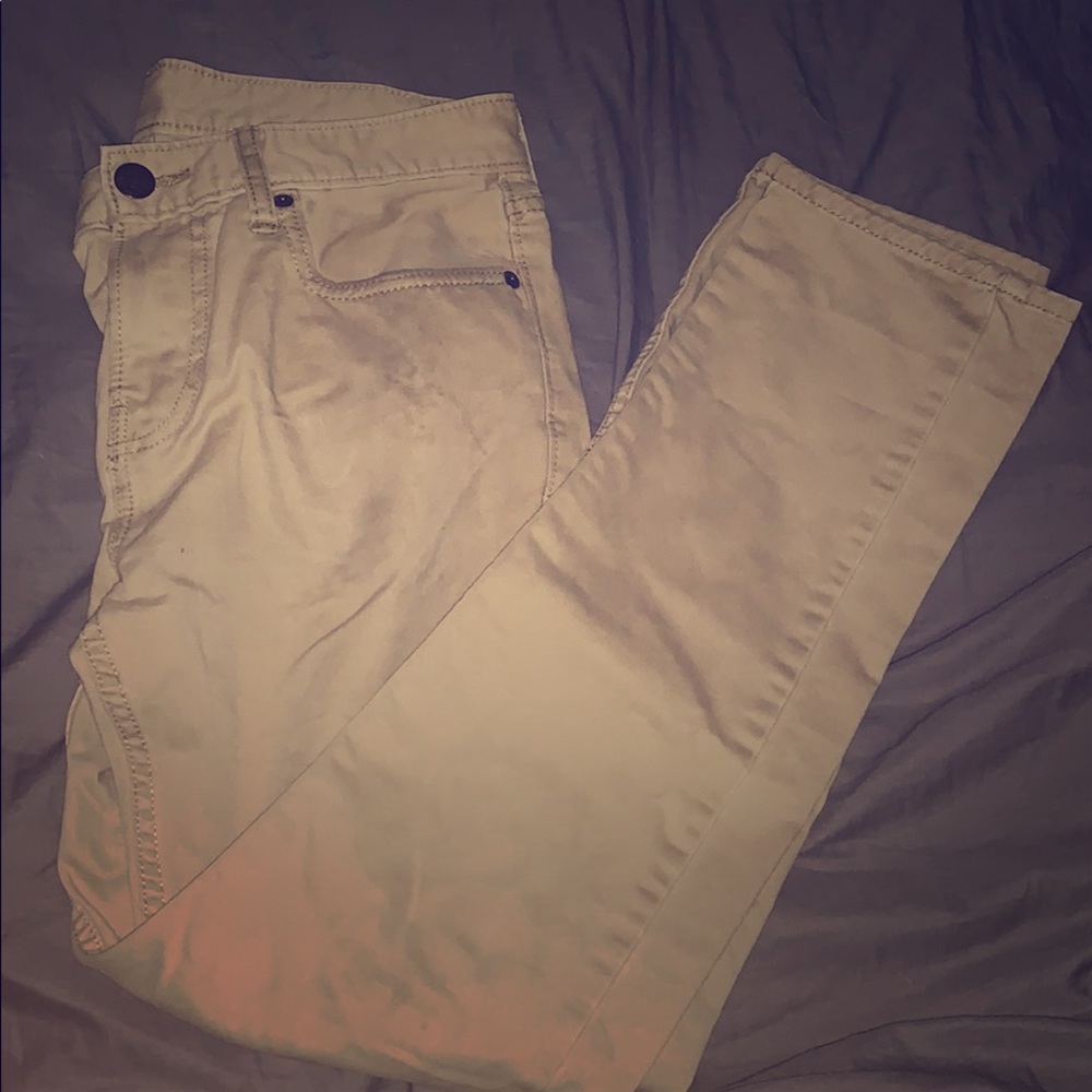 Khakis pants fitted